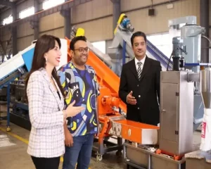 PET瓶粉碎机与矿泉水瓶粉碎机对比图